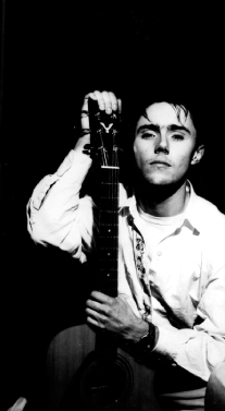 stephane jeune à la guitare